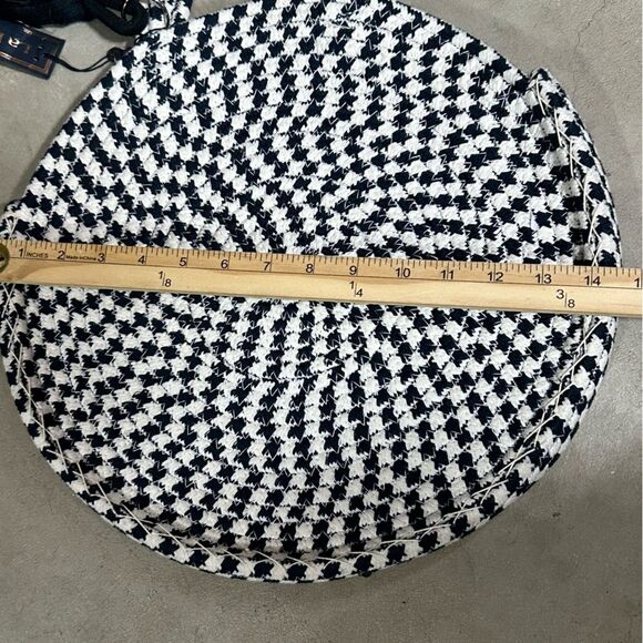 NWT La Regale Round White Navy Blue Cotton Woven Handbag - Picture 8 of 11